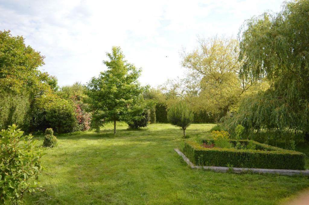 Bed and Breakfast Mont Voyageur Sains Esterno foto